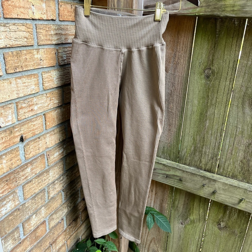 Good American Taupe Ribbed Pants